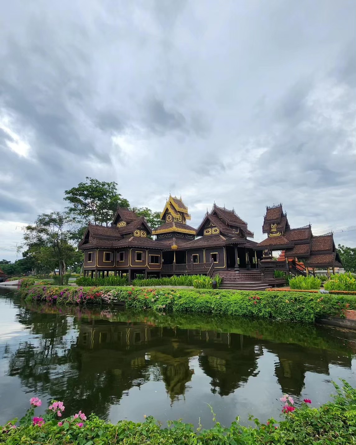 Вечер в древнем Сиаме